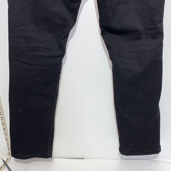 Assistant  - Picture 7 of 9